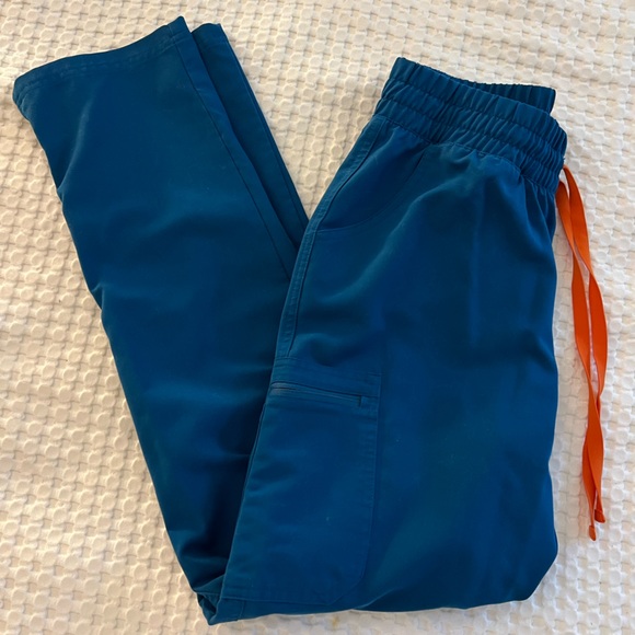 Figs Alps Blue Scrub Set - Picture 3 of 4